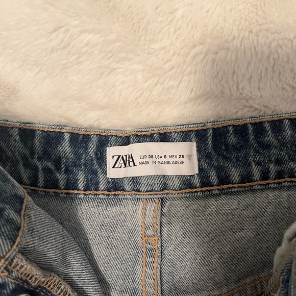 Zara Jean Shorts - Picture 2 of 2